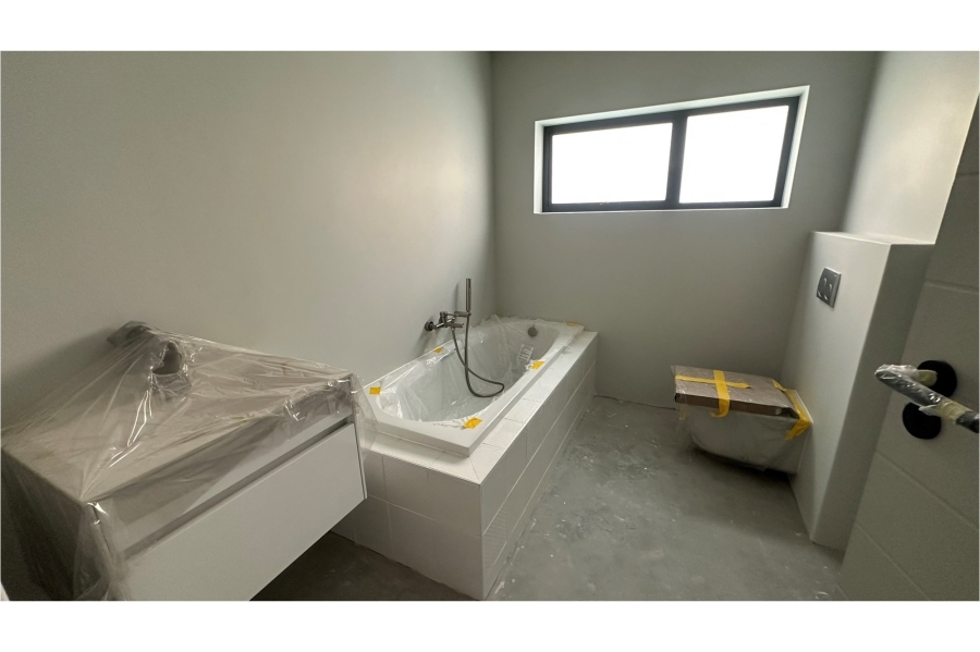 3 Bedroom Property for Sale in Lemoenkloof Western Cape